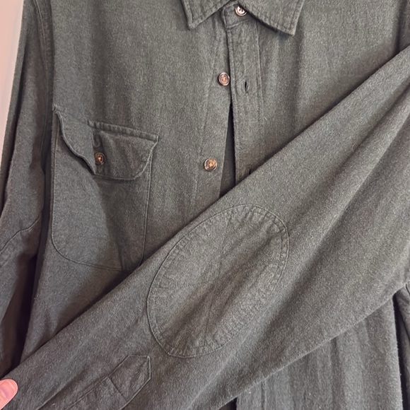 Green j crew flannel size medium. - Picture 4 of 4